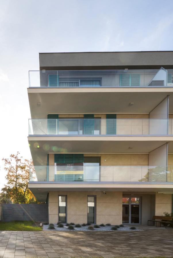 Apartment Par La *